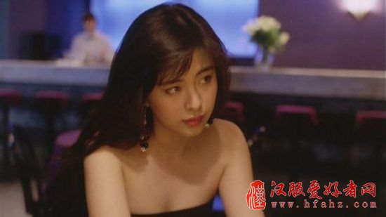 现代装也当然是秒杀菲林无数。