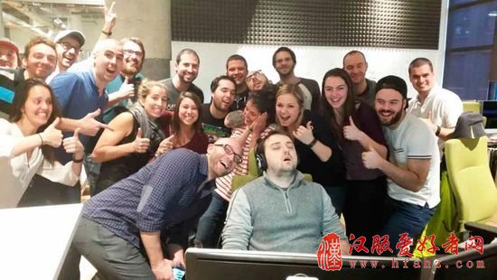 高能PS达人 普通照片一秒变身电影海报