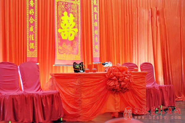 中式婚礼复古舞台背景布置
