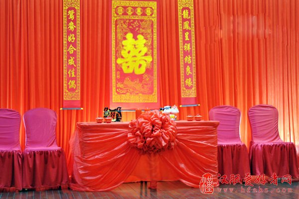中式婚礼舞台布置正面图