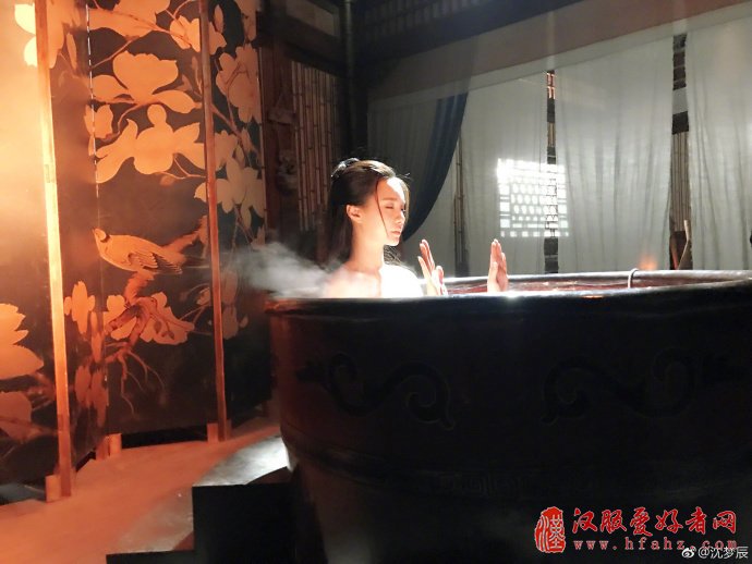 沈梦辰揭古装剧洗澡戏内幕(图)