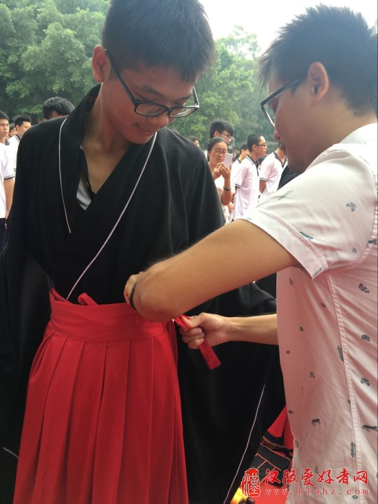 乐善佛山∣30名学生着汉服孔园行成人礼