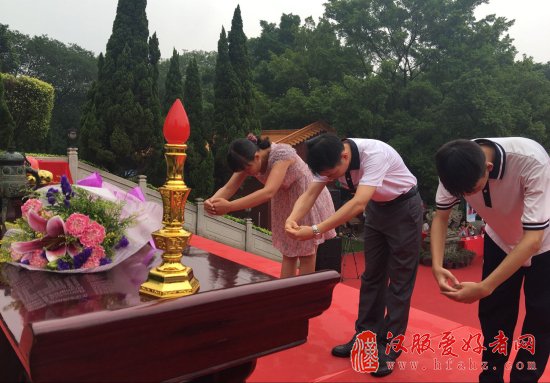 乐善佛山∣30名学生着汉服孔园行成人礼