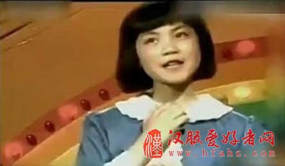 王菲罕见造型曝光 ！古装造型显俏皮