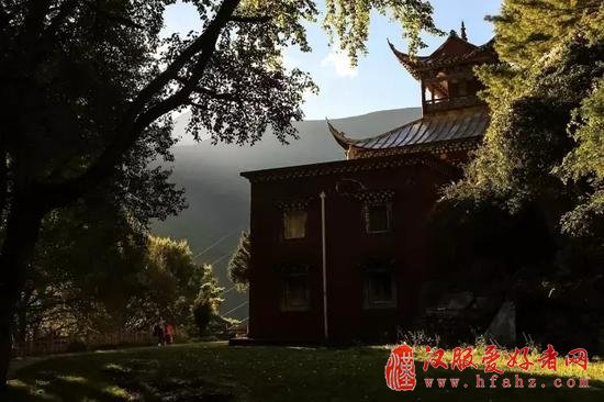如何拍出透亮的逆光照片 从前期到后期详细技巧