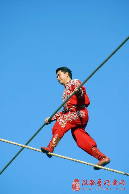 4月28日相约蓬安 观“百牛渡江” 赏“高空特技”