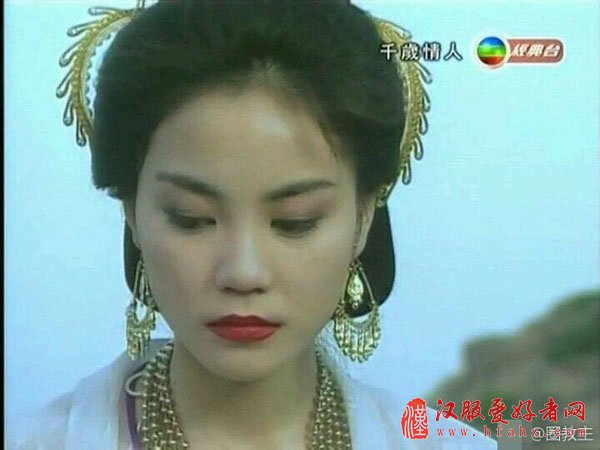王菲24年前古装旧照曝光 仙气飘飘满脸胶原蛋白
