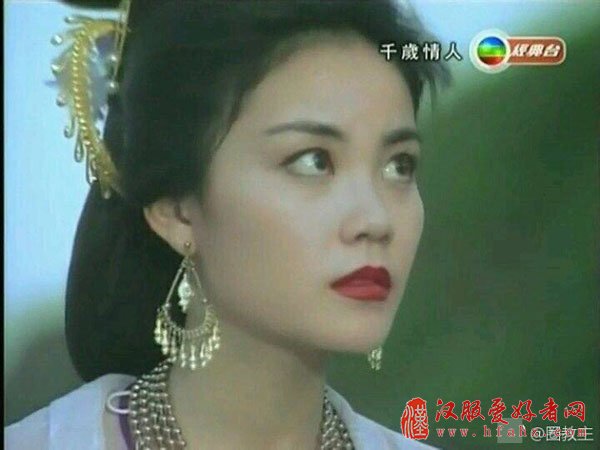 王菲24年前古装旧照曝光 仙气飘飘满脸胶原蛋白