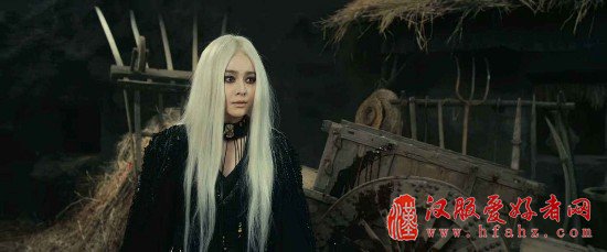 古装剧中的白发美女范冰冰唐嫣蒋勤勤马苏谁最美