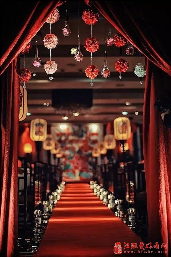 结婚，一定要花钱办场婚礼？