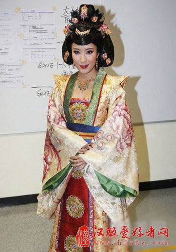 胡杏儿蔡少芬邓萃雯 TVB当家花旦古装造型PK