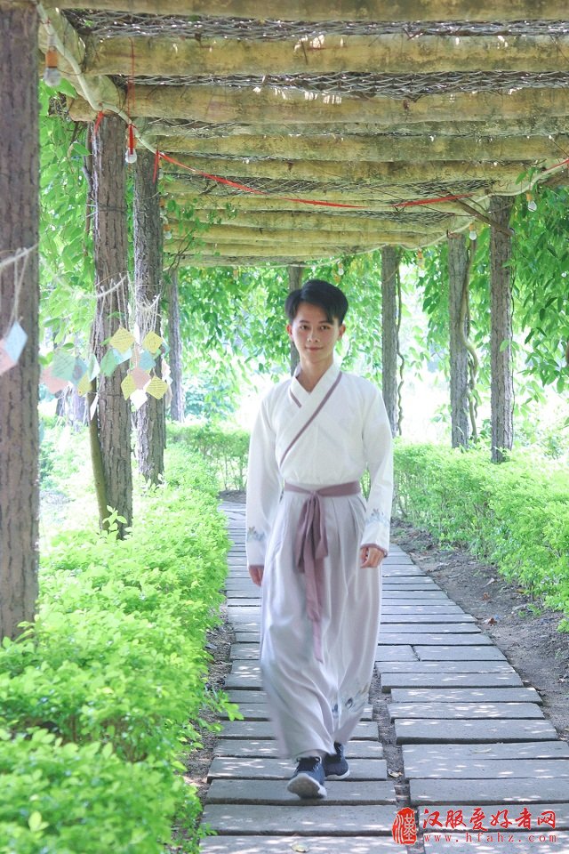 穿汉服上课，广州南洋理工职业学院举行“中国华服日”活动