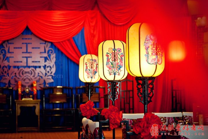 一场婚礼火了全诸城 只因花轿太傲娇