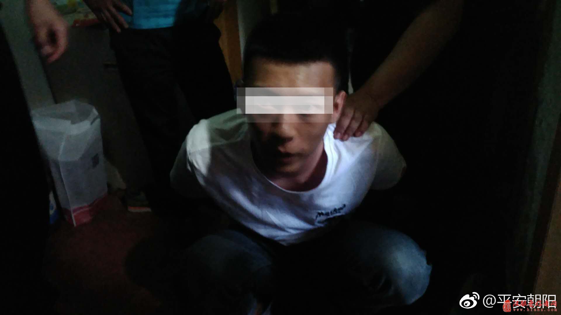 男子在北京双井街头疑用专业格斗术打人 已被抓